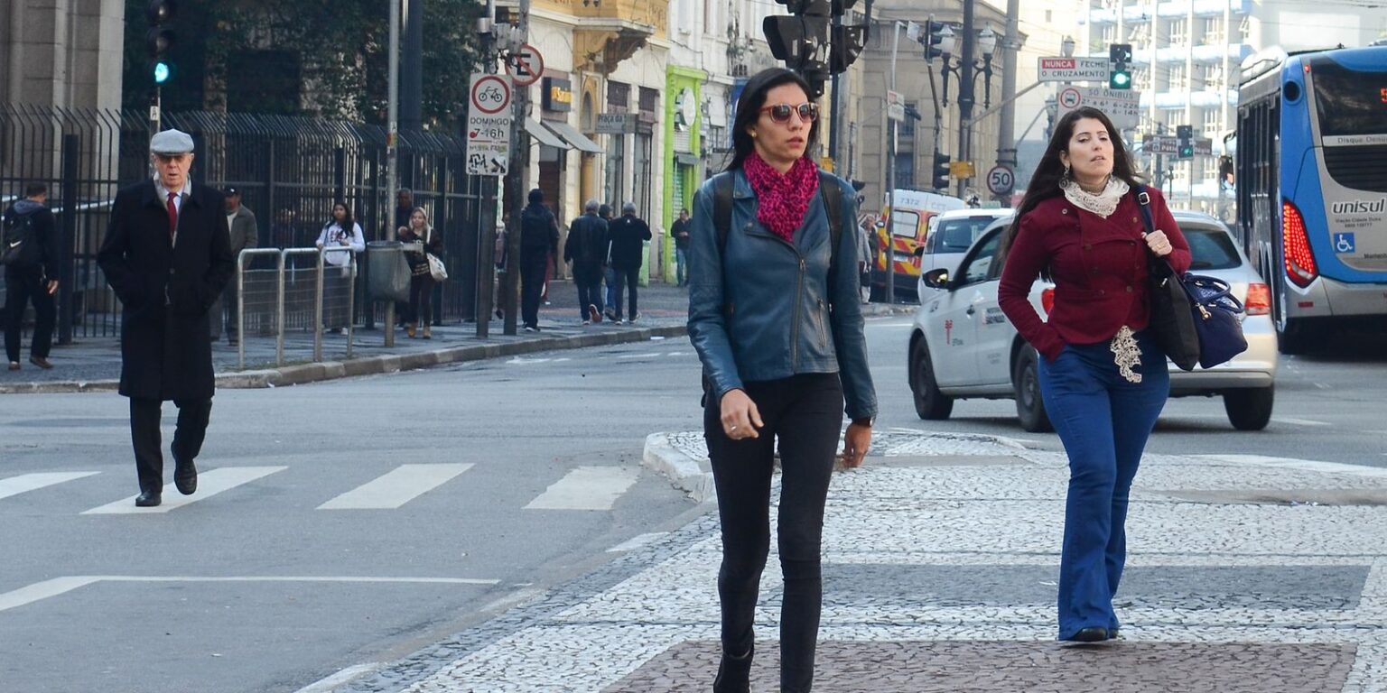Metrô de sp: falha na linha amarela causa caos e superlotação