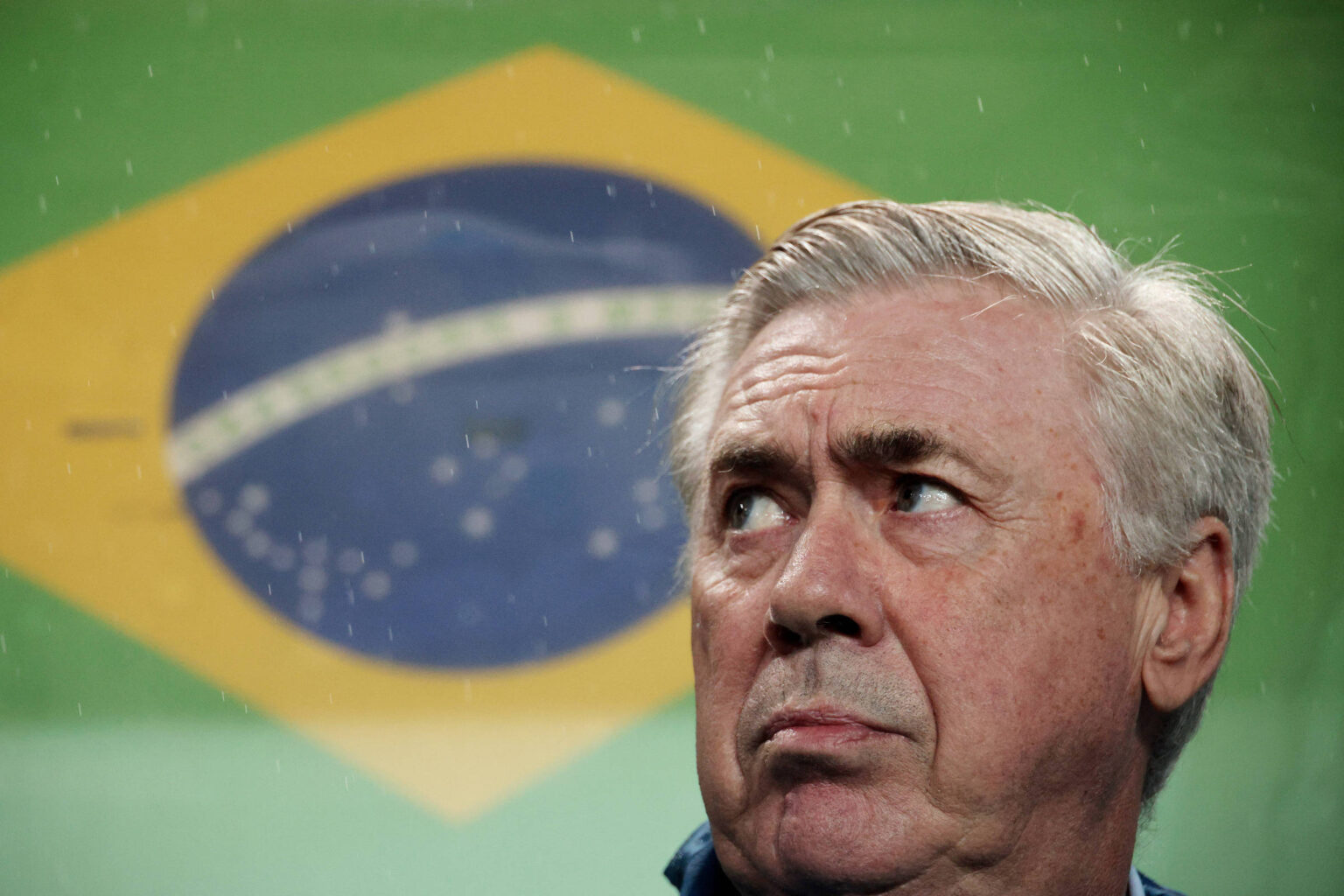Ancelotti mantém planos apesar de revés e foca em testes para 2026