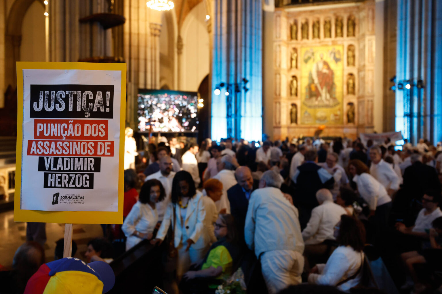 Corinthians vence, respira e alivia santos em tarde de alívio