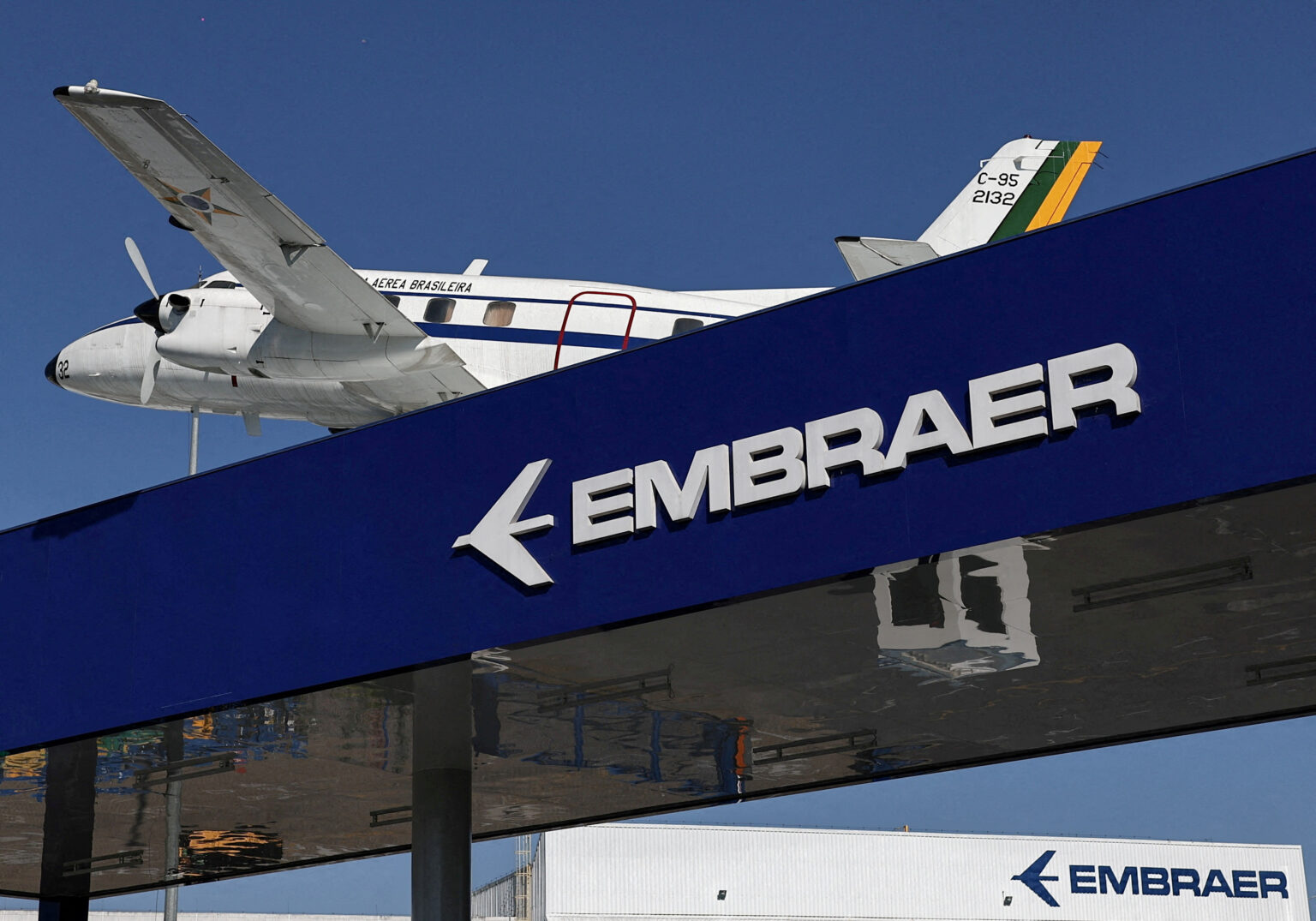 Embraer anuncia resgate total de notas com vencimento em 2028