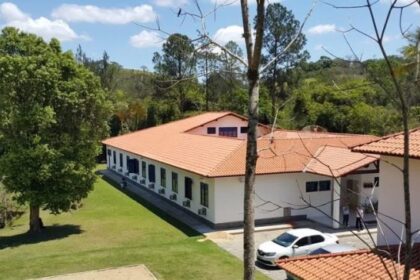 Clínica de reabilitação é interditada por irregularidades e alto risco