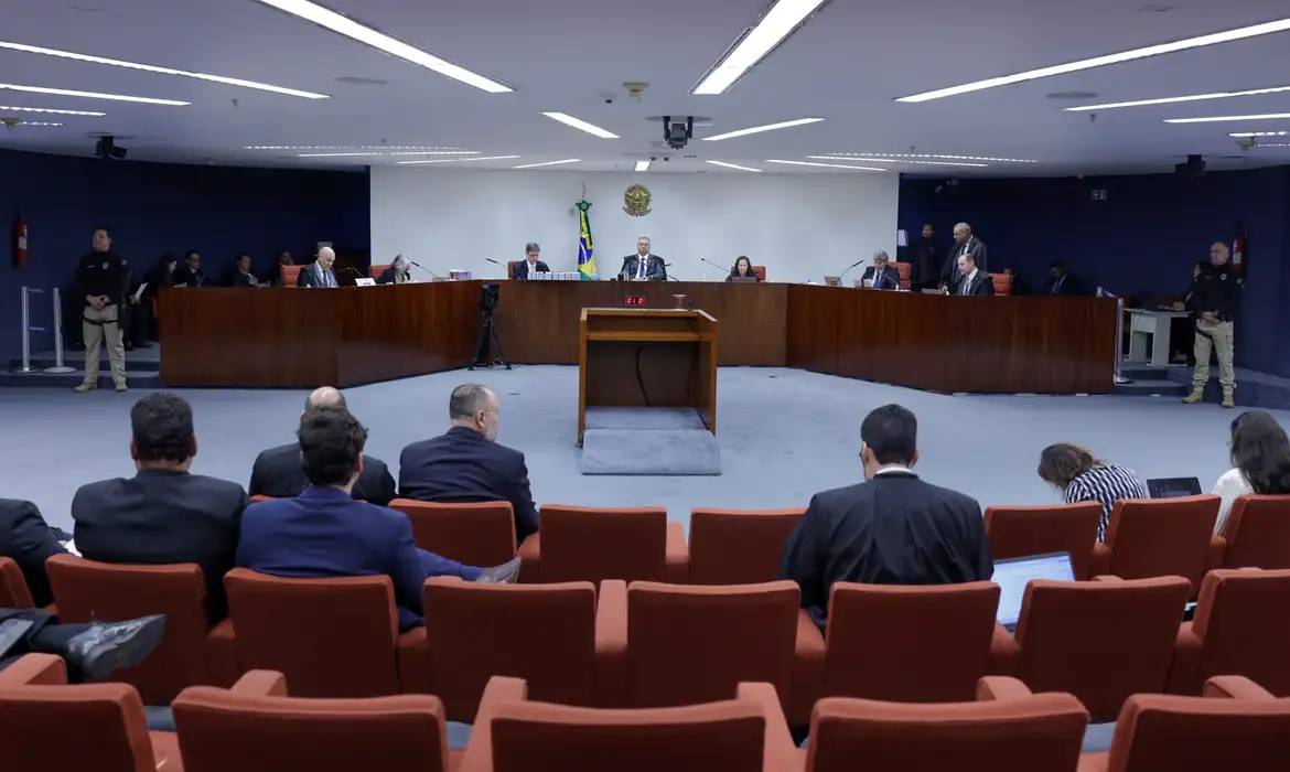 Supremo forma maioria por condenação em trama de disseminação de notícias falsas