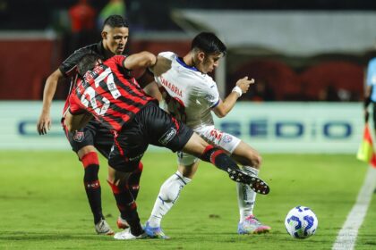 Vitória bate bahia em clássico e respira contra o rebaixamento