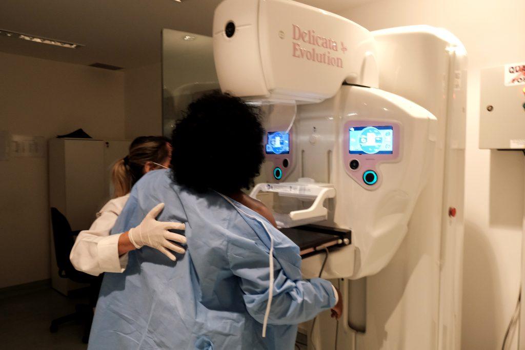 Estado dobra investimento e expande programa de combate ao câncer de mama