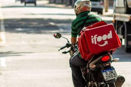 Rio regulamenta entregas por moto com programa de direção segura