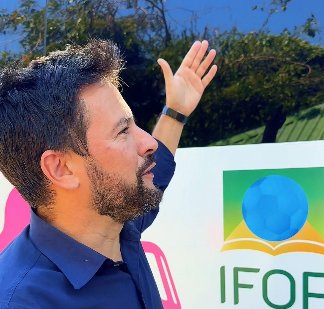 Ônibus-escola gratuito oferece aulas de informática e empreendedorismo no rio