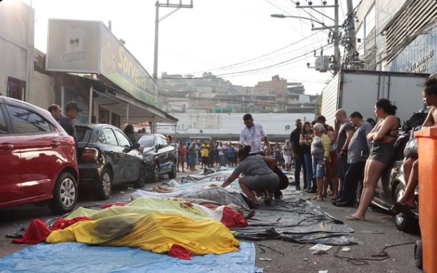 Tragédia no rio: moradores encontram dezenas de corpos após operação policial