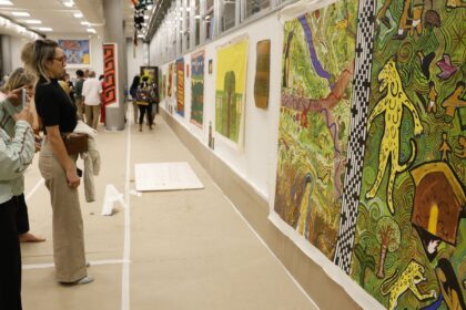 Viagem indígena reconta a história e desafios da baía de guanabara