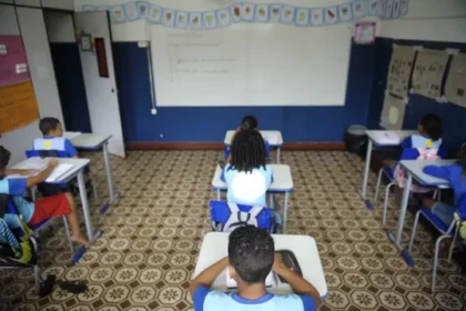 Ministério público ajuíza ação contra o governo do rio por falhas em escolas