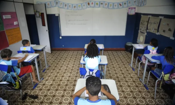 Ministério público ajuíza ação contra o governo do rio por falhas em escolas