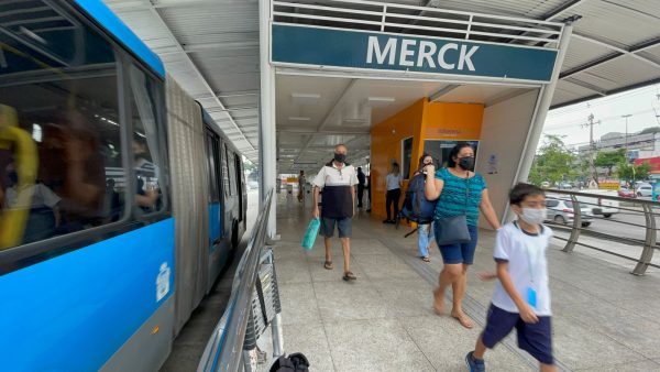 Obras de água fecham trecho do brt na taquara e afetam estação merck