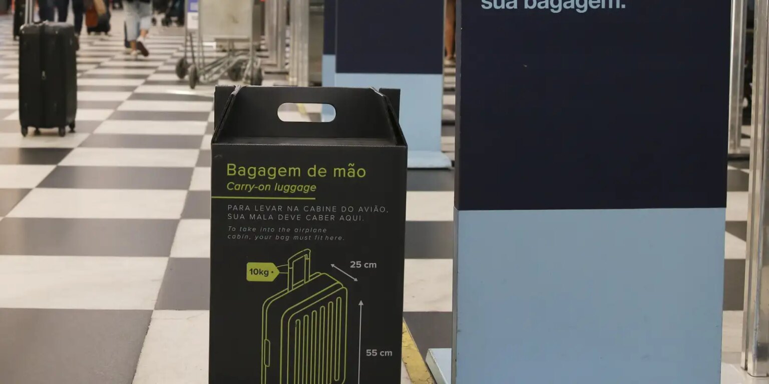 Senado aprova fim da taxa para bagagem de mão em voos