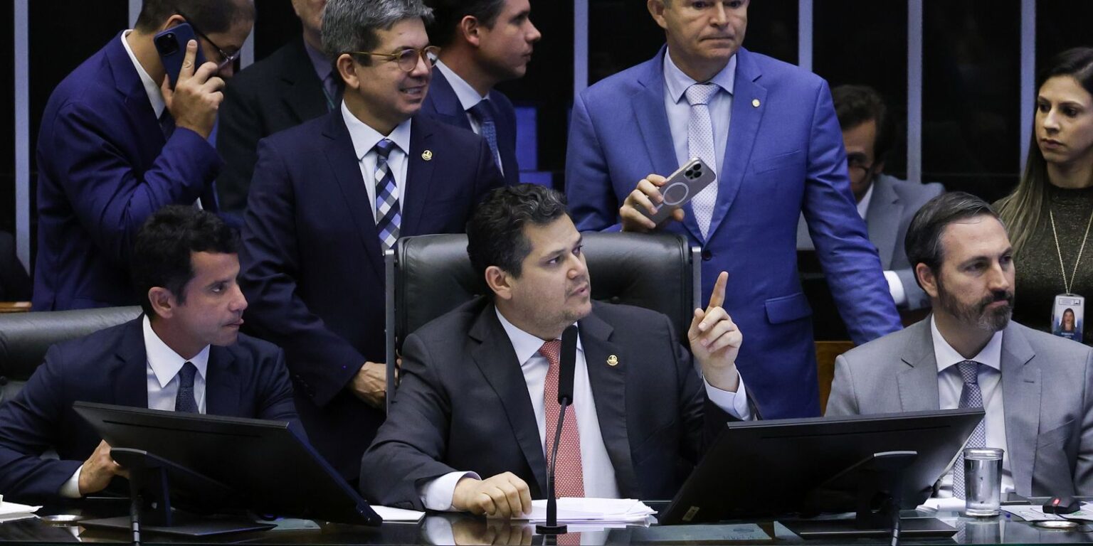 Congresso libera crédito bilionário para previdência e bolsa família