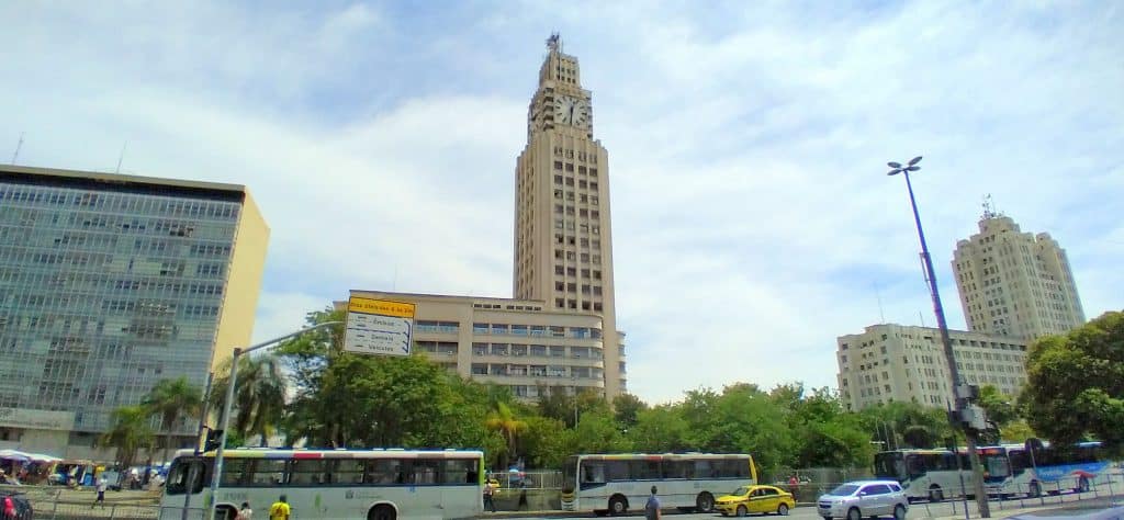 Deputado questiona viabilidade de mudança da sede do governo para a central do brasil