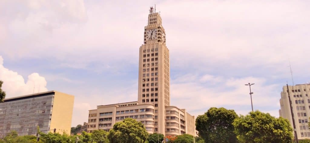 Alerj adia votação sobre venda de imóveis públicos para 2026