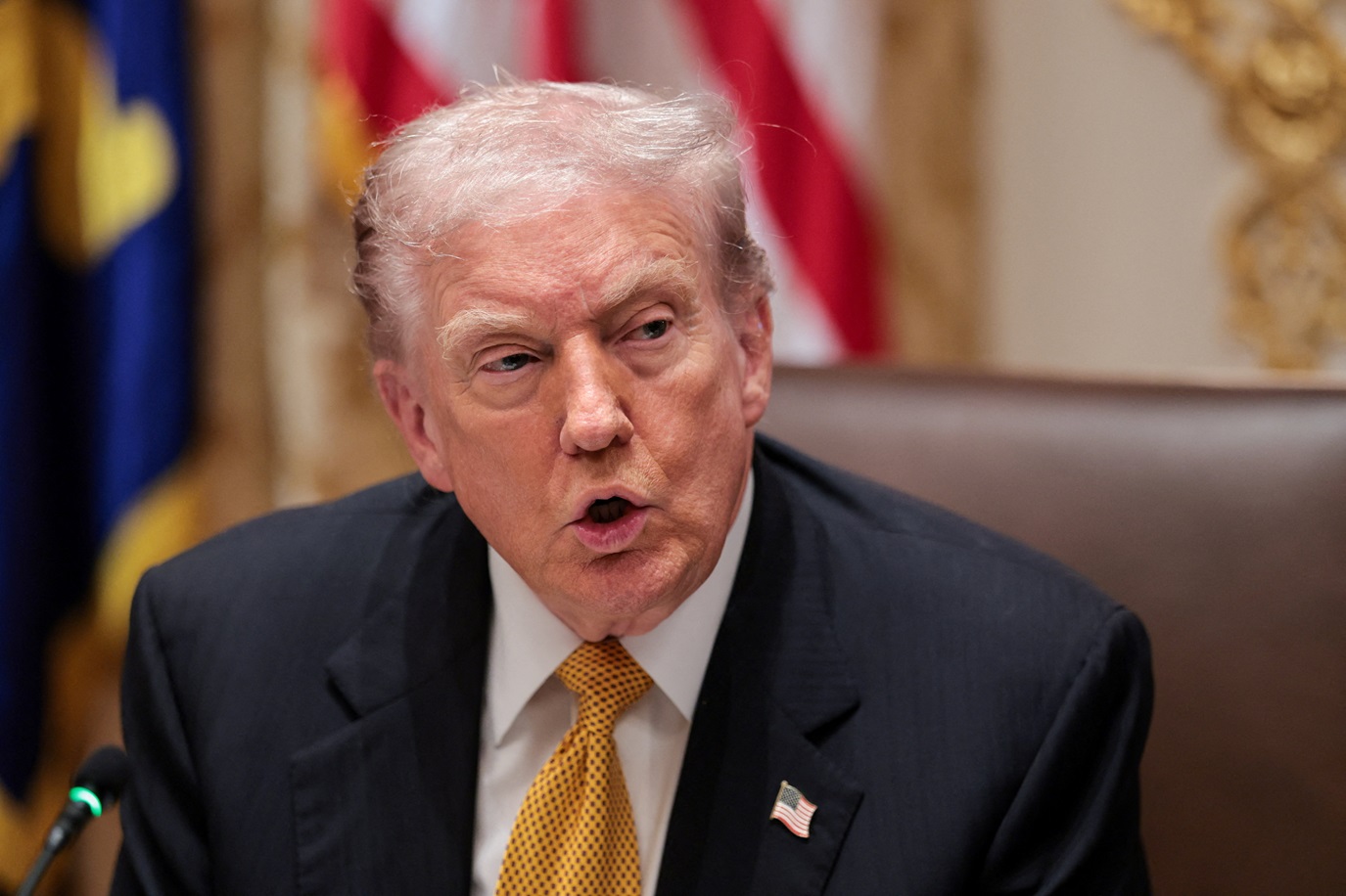 Trump insta republicanos a liberarem arquivos de epstein