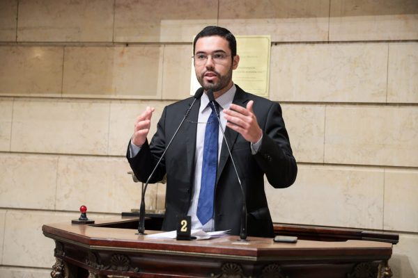 Vereador questiona desapropriação de prédio com academia por eduardo paes