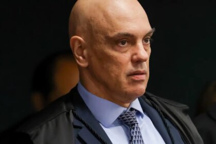 Moraes cita risco de fuga ao determinar prisão preventiva de bolsonaro