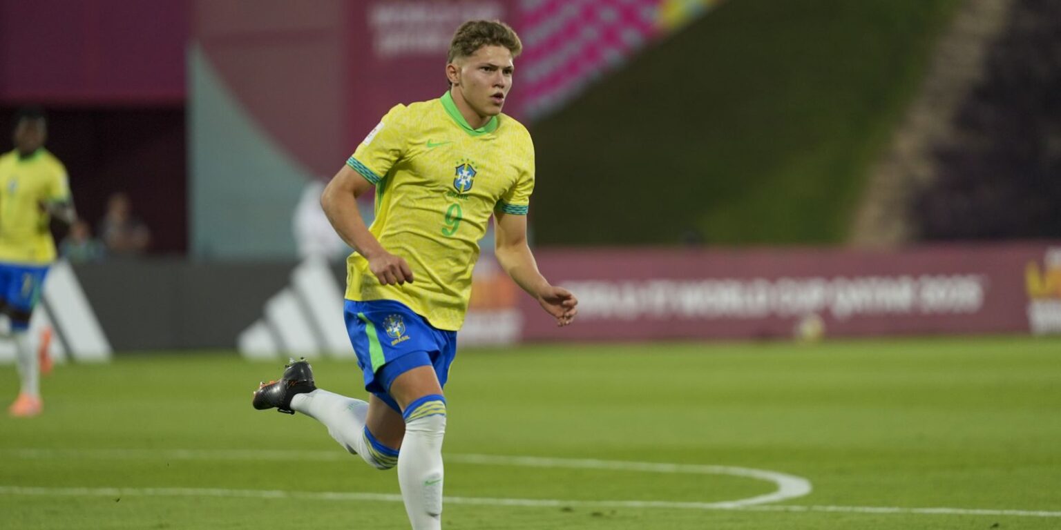 Brasil avança à semi do mundial sub-17 com gol no fim