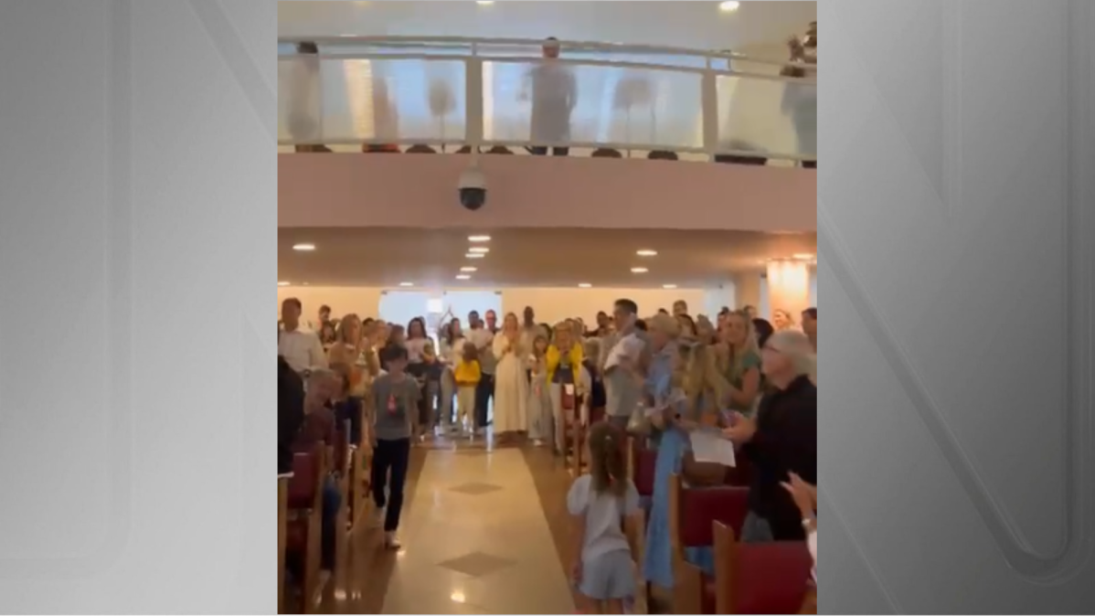 Governador aplaudido em missa após operação policial no rio