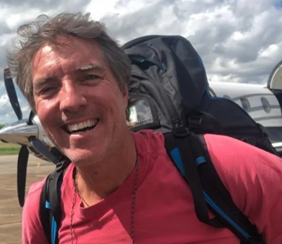 Campo de pouso honra legado de campeão com novo nome