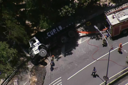 Caminhão tomba e interdição causa caos na grajaú-jacarepaguá