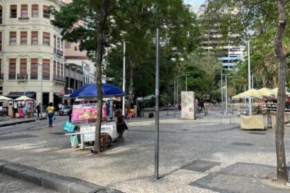 Buraco do lume: sumiço de placa intriga moradores e levanta questionamentos