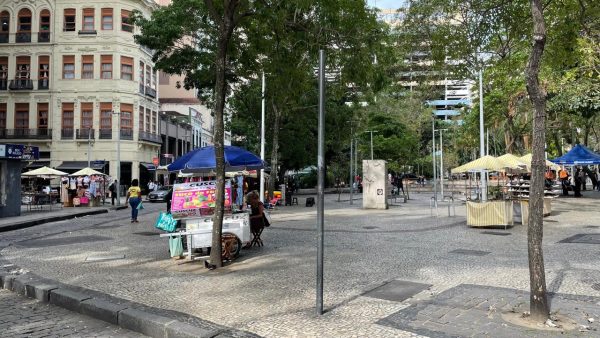 Buraco do lume: sumiço de placa intriga moradores e levanta questionamentos