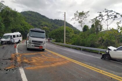 Acidente grave na rio-santos deixa 17 feridos em paraty