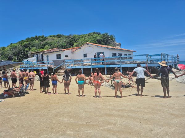 Prefeitura isola cabana do pescador em cabo frio após protestos