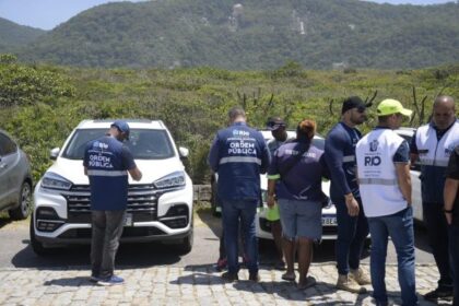 Praias do rio: ação contra flanelinhas e estacionamento irregular termina em prisões e multas