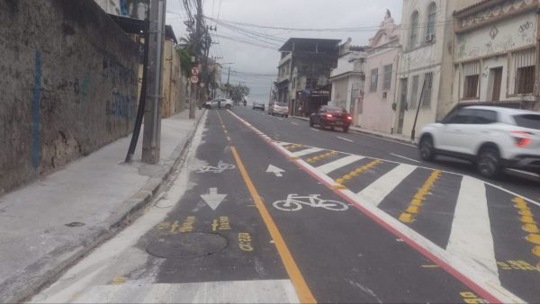 Não há vagas nas imediações do parque piedade, nem para carro — nem para bicicletas