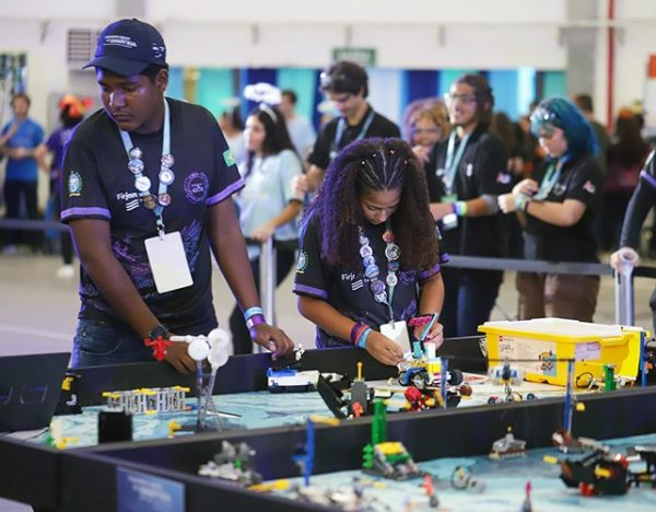 Robótica e arqueologia se unem em competição estudantil em nova iguaçu