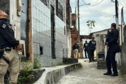 Ação contra o comando vermelho prende 35 na bahia; 1 morto