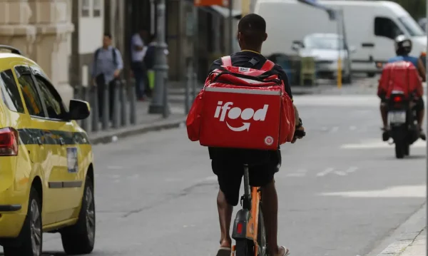 Ifood adere a programa municipal para segurança de motociclistas no rio