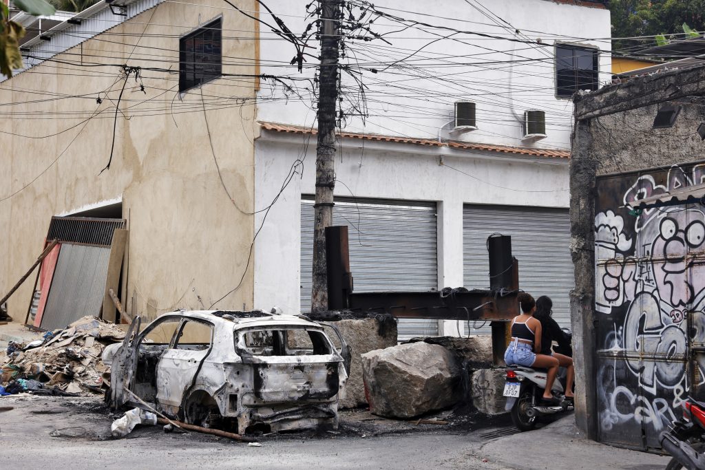 Câmara do rio debate protocolo para remover mais de 13 mil barricadas mapeadas