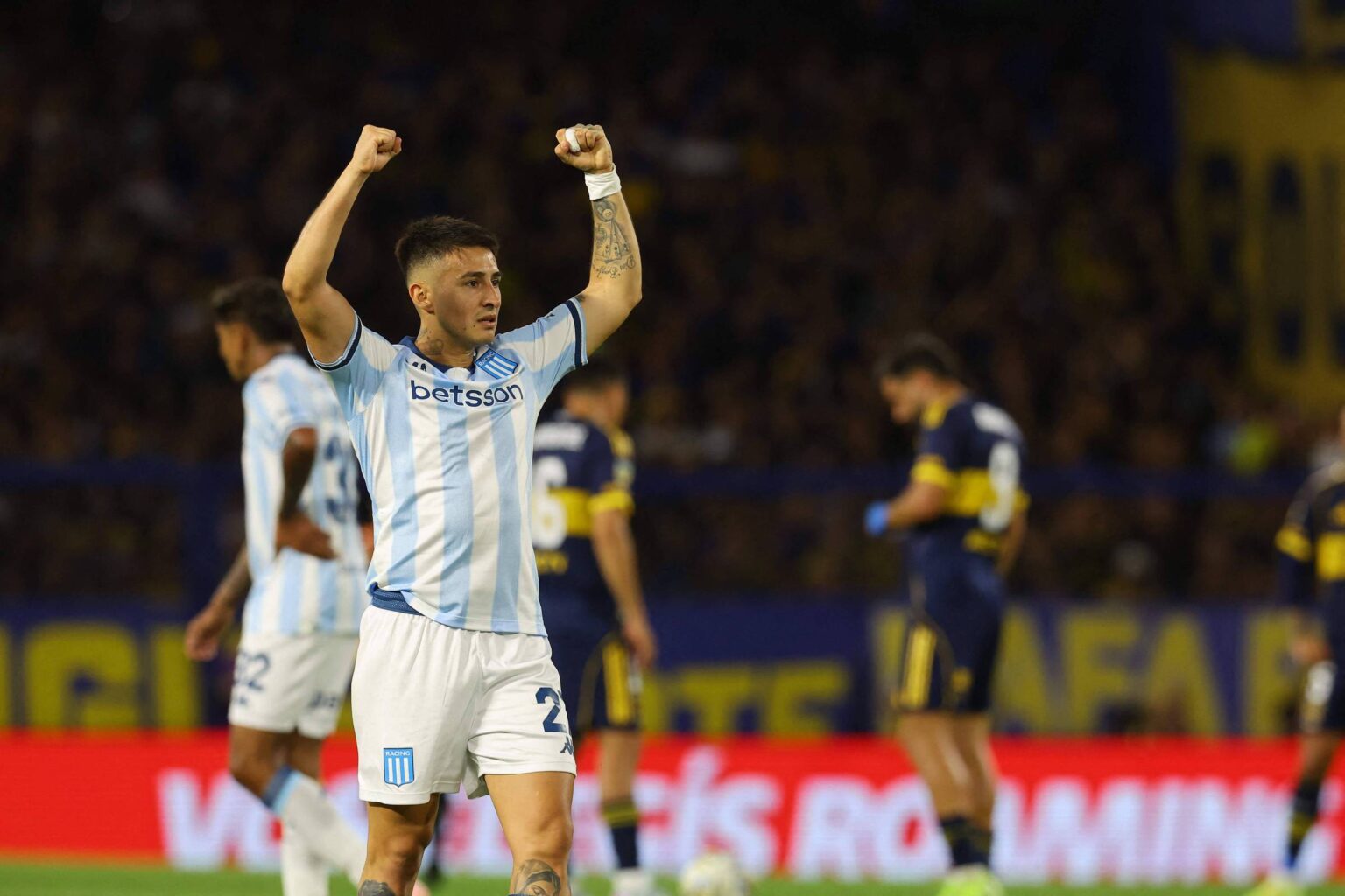 Racing vence Boca, avança à final do Clausura e exclui River da