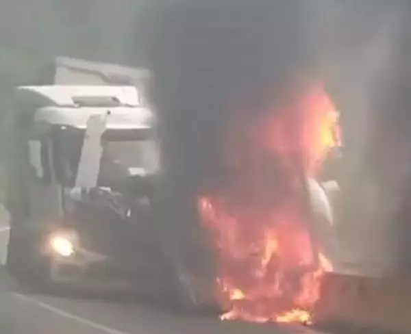 Acidente com carretas interdita a dutra na serra das araras, sentido rio