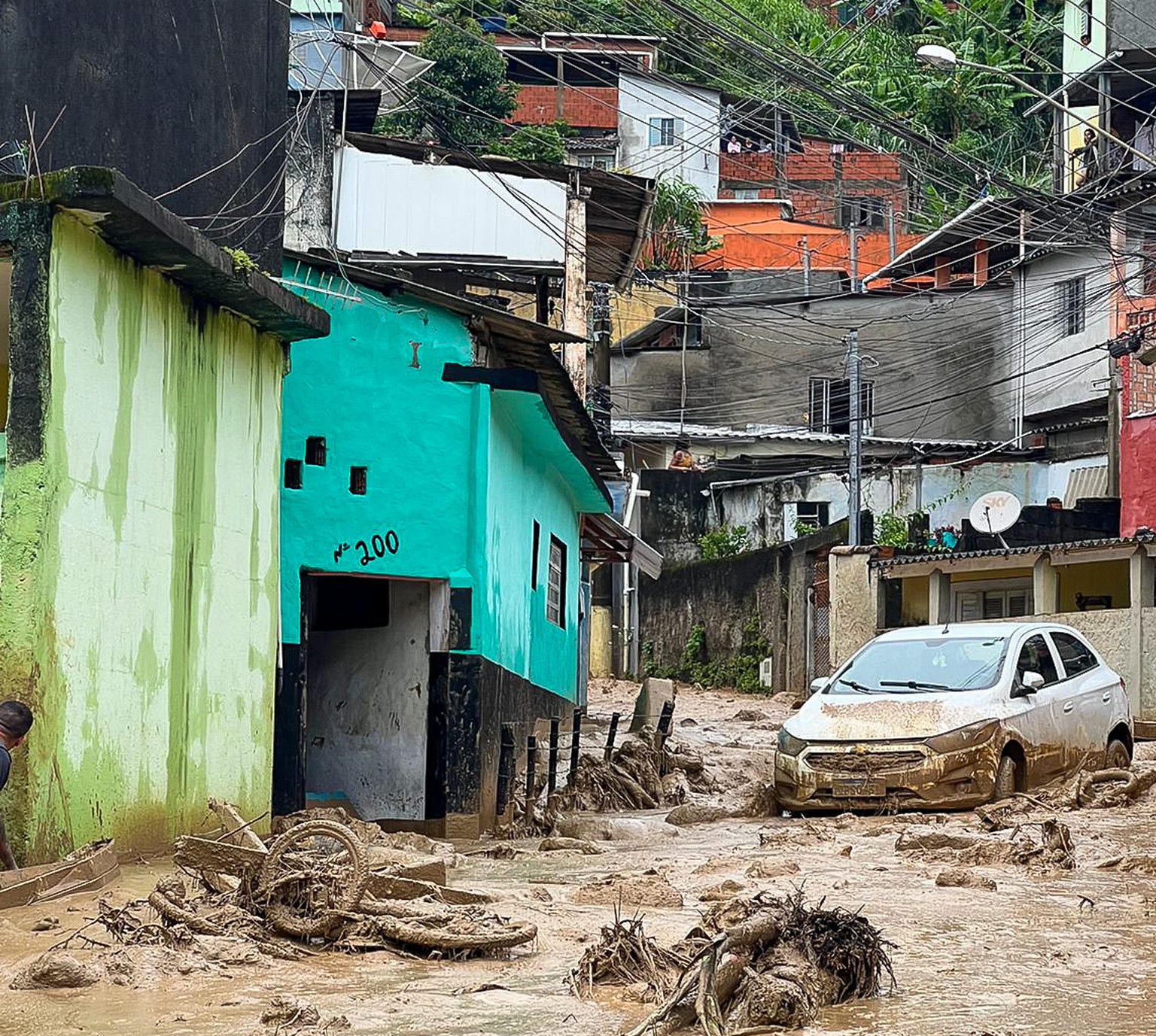Carro danificado em enchente: saiba se o seguro auto oferece cobertura