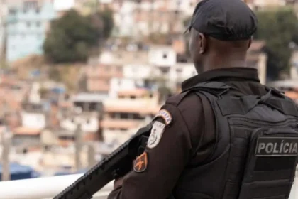 Carlos Minc aciona Justiça contra bônus por ‘neutralização’ de criminosos no Rio