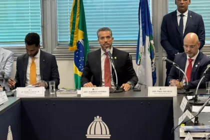Alerj vota soltura de Bacellar após CCJ aprovar projeto em clima tenso