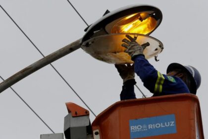 Prefeitura do Rio regulamenta aumento da taxa de iluminação pública