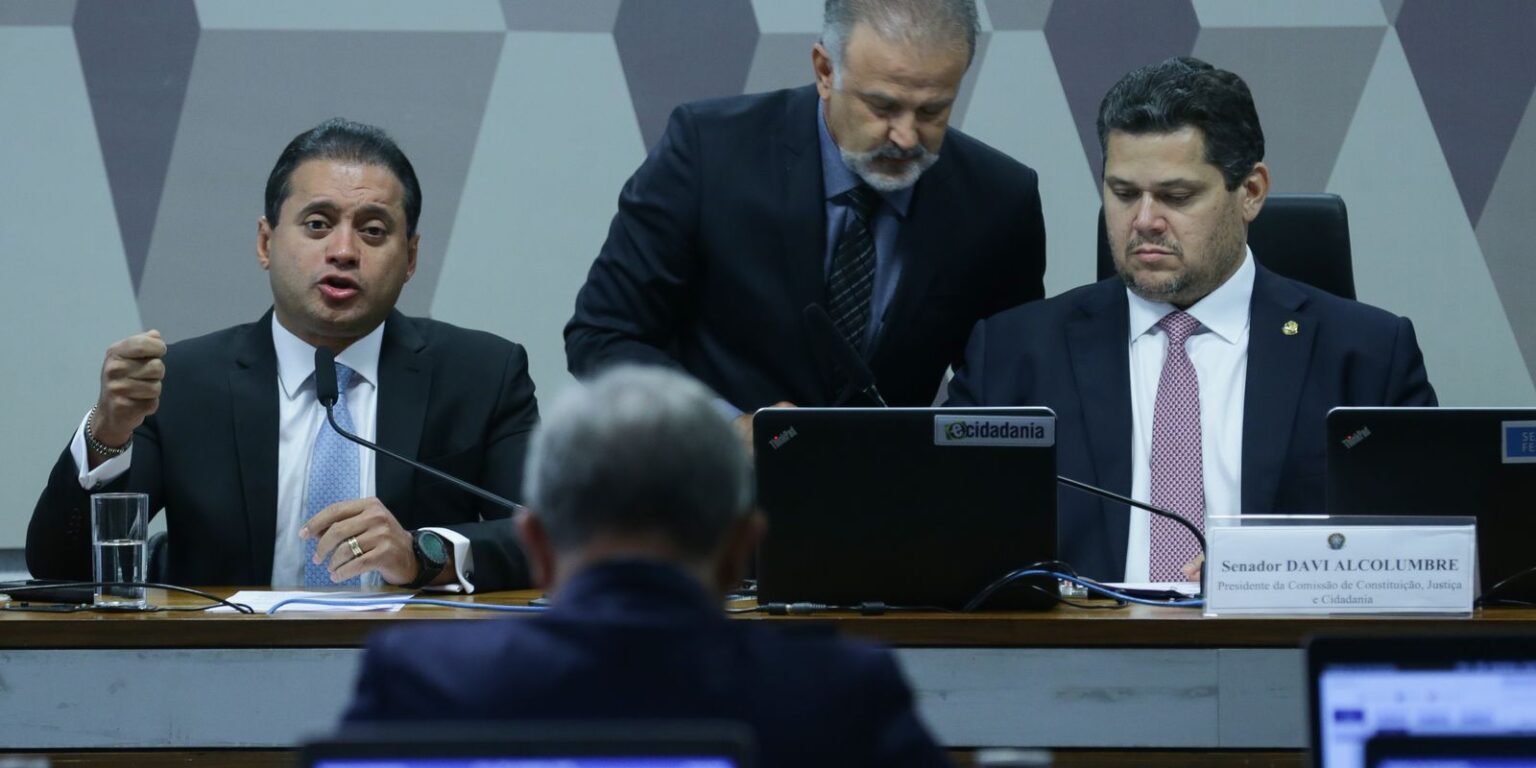 Senado adia votação de nova lei do Impeachment em meio a tensões
