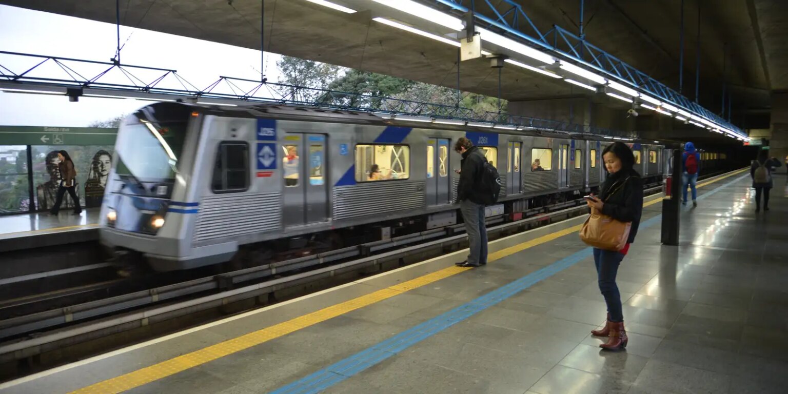 Metrô de são paulo estende operação para 24 horas nos sábados
