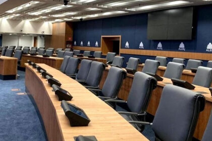 Alerj rejeita vetos de Cláudio Castro e altera salários e segurança pública