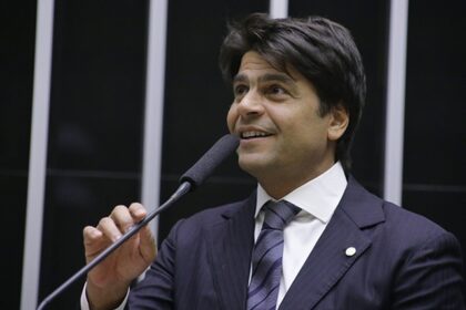 Pedro Paulo solicita adiamento de bilionária renovação de gás no Rio