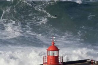 Brasileiro Will Santana surfa onda gigante em Nazaré durante tempestade Ingrid
