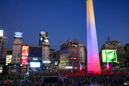 Venezuelanos no exterior reagem à captura de Maduro e ofensiva dos EUA