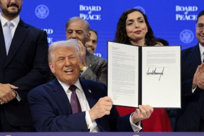 Trump lança Conselho de Paz global em Davos: ambição e ceticismo