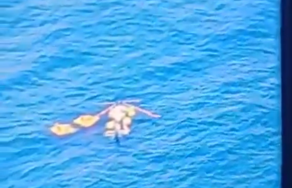 Pouso forçado de Helicóptero no mar de Cabo Frio; oito resgatados pela